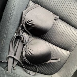 Aeropostale bikini top (M)